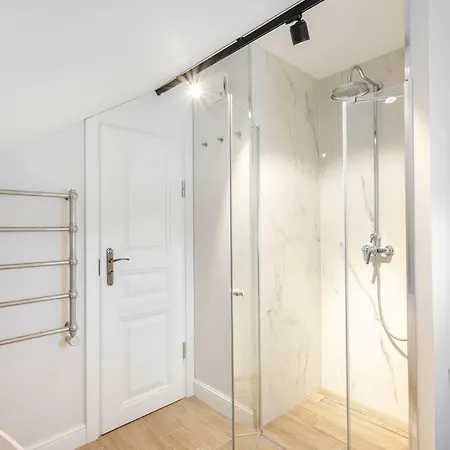 #Stayhere - Authentic & Luxurious 2Bdr Heart Of Old Town Apartment *