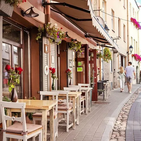 #Stayhere - Authentic & Luxurious 2Bdr Heart Of Old Town Apartment *