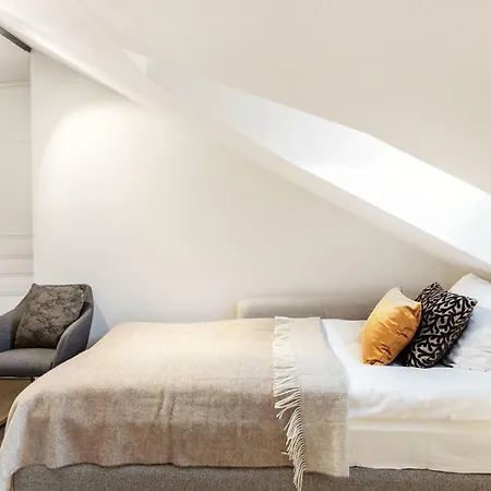 #Stayhere - Authentic & Luxurious 2Bdr Heart Of Old Town Apartment